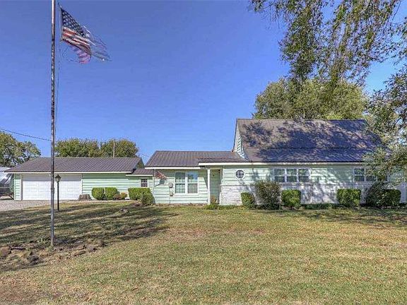 5th image of 3617 SW Center Rd