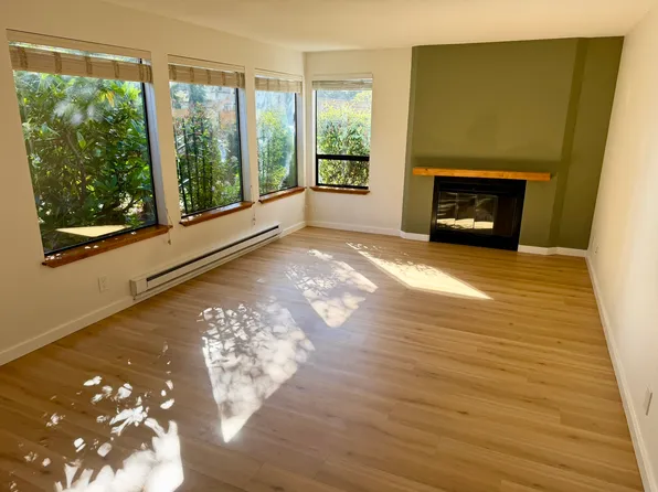 12033 15th Ave NE APT 101, Seattle, WA 98125