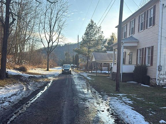 4th image of 18705 Temperance Row