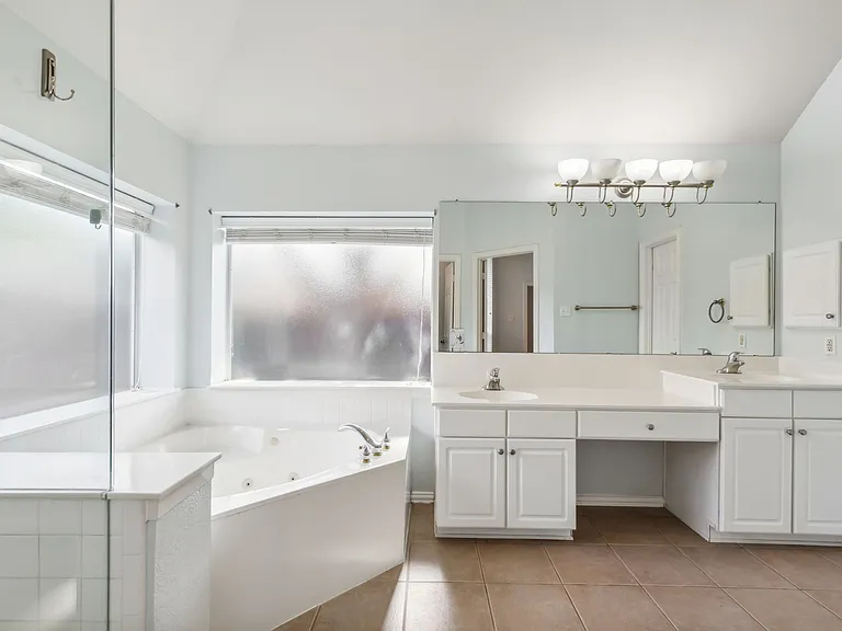 8447 Firewheel Ln — Photo 18