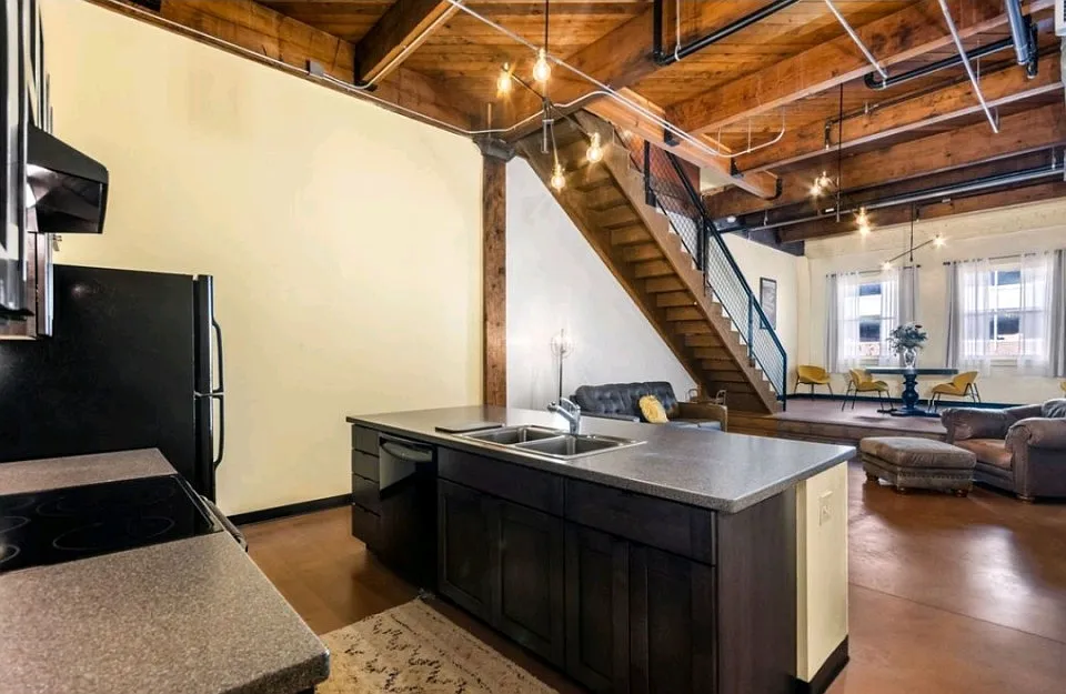 2 bed, 1.5 bath, $1,995 — Photo 3