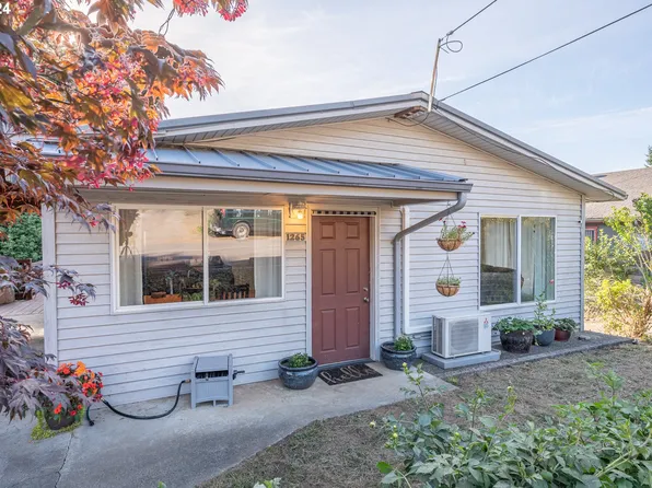 1265 N Henry St, Coquille, OR 97423