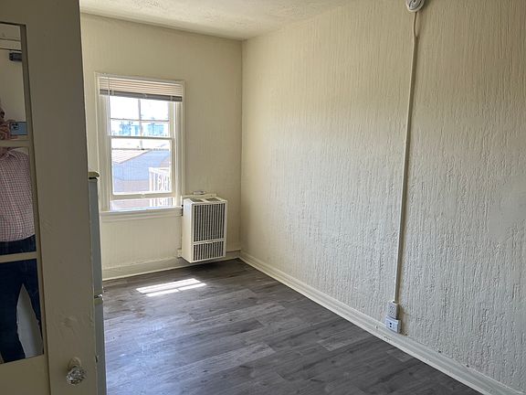 4th image of 304 N Alexandria Ave #F208