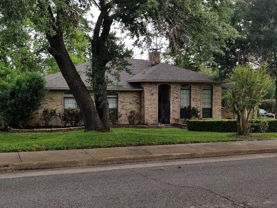 Gorgeous Cul De Sac Home in Forest Hills!