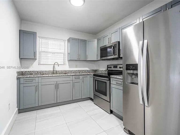 465 NE 59th St #12 — Photo 11