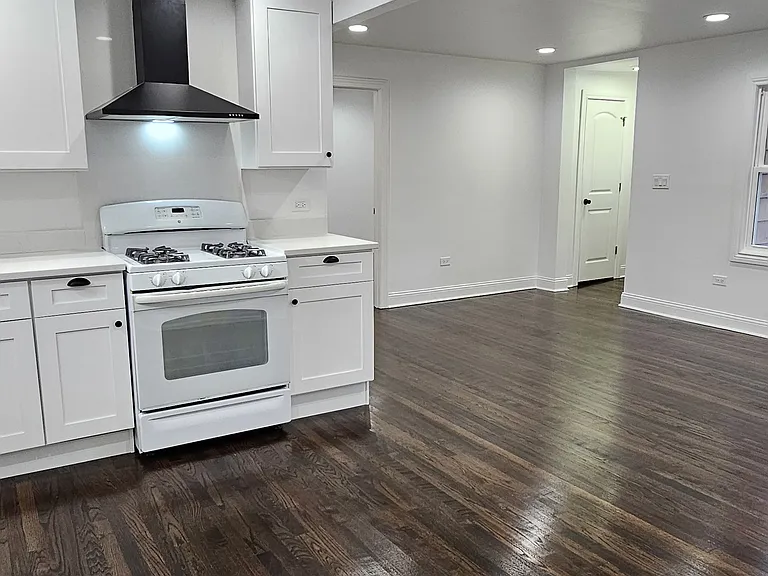 11712 S Harding Ave — Photo 25