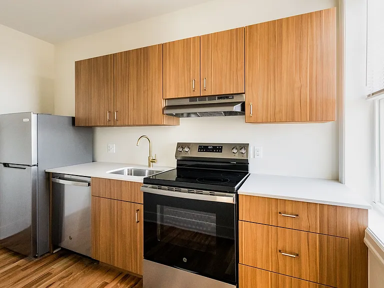 Sterling Apartments — Photo 10