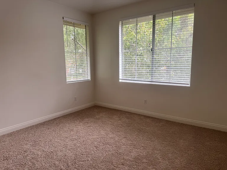 2401 Ladrillo Aisle — Photo 16
