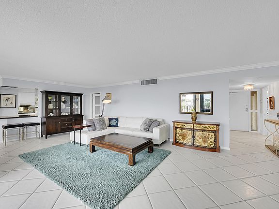 3rd image of 120 Lakeshore Drive #337