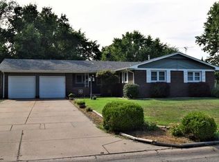 1121 N Murray Ave, Wichita, KS 67212