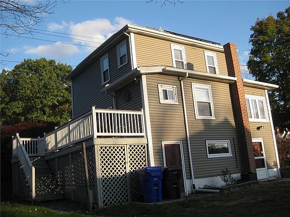 4th image of 208 Fruit Hill Ave