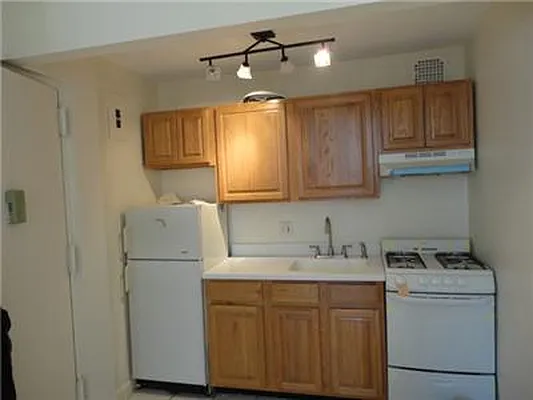 Rented by Strivers Management Group Corp (Brokerage) | media 9