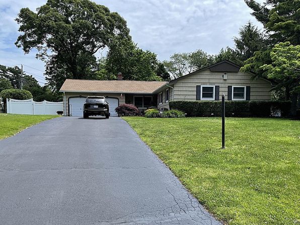 7 Carrie Court, Smithtown, NY 11787