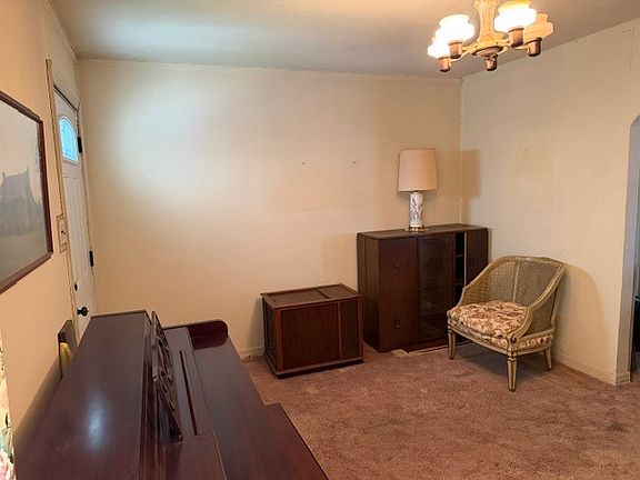 3rd image of 319 Avenue J