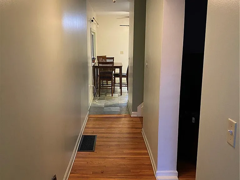 221 Ulysses St — Photo 12