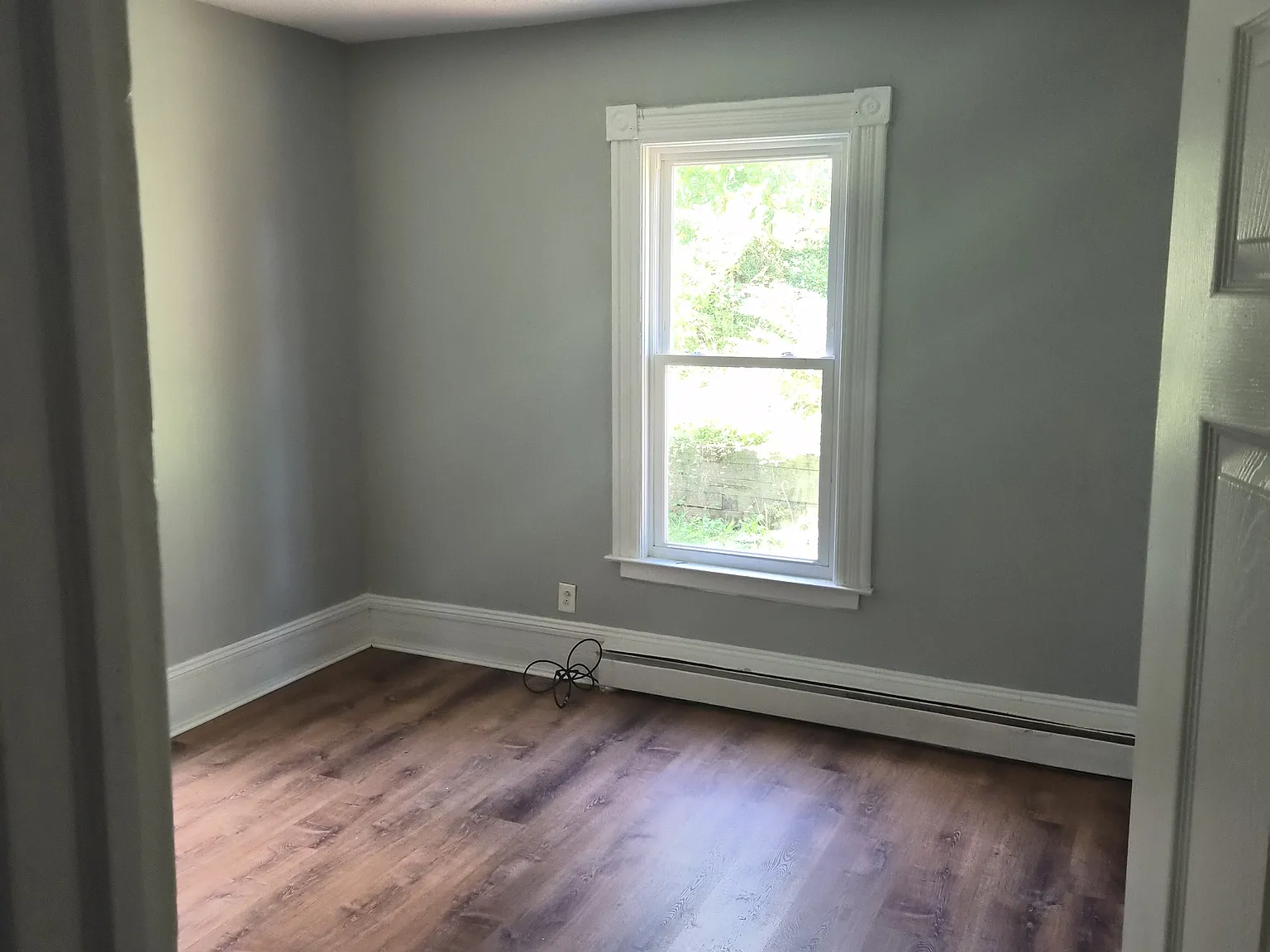 3 bed, $1,800 — Photo 2