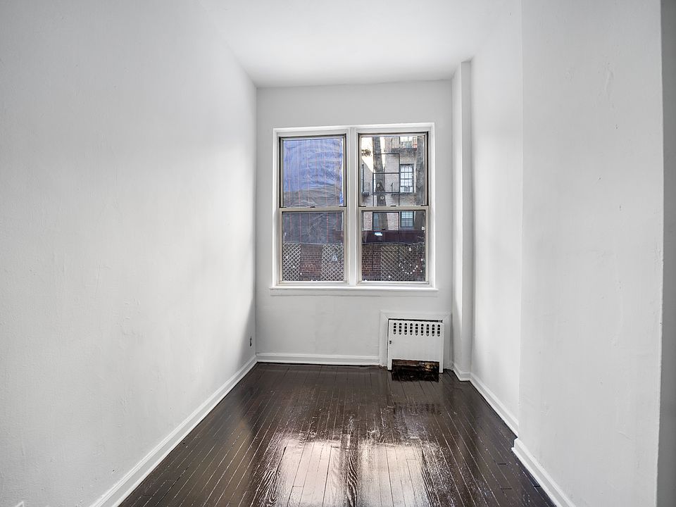 2nd image of 521 E 81st St #R