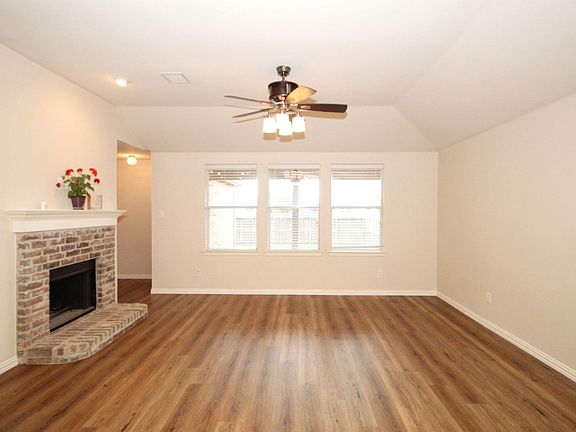 4th image of 1108 Honeywell Dr