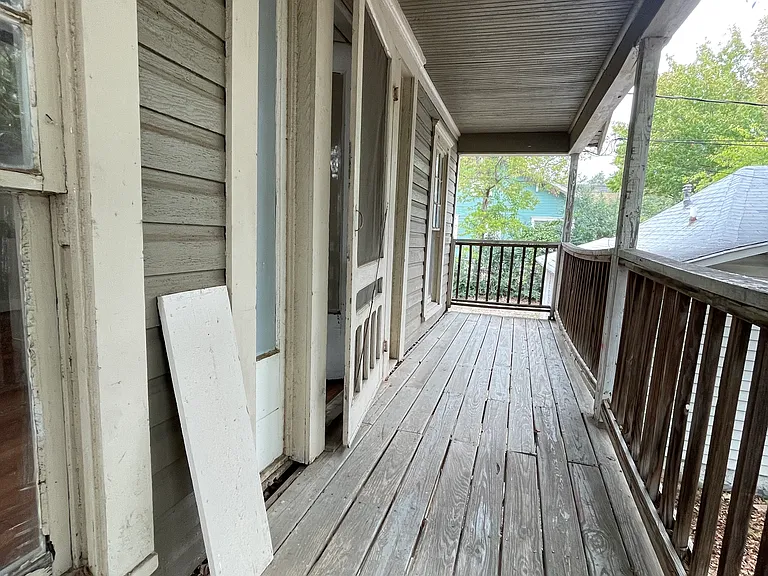 211 Bryan St #1/2 — Photo 6