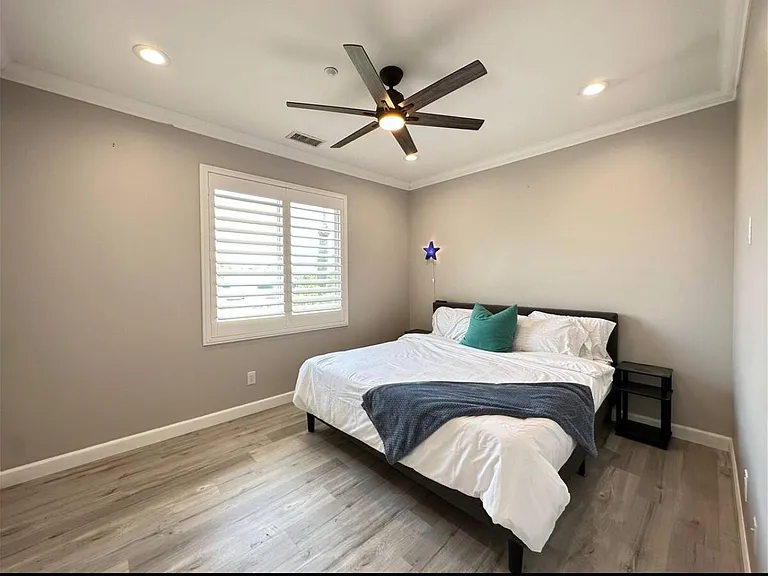 11496 Bridgeway Dr — Photo 15