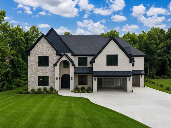 3275 Smithtown Rd, Suwanee, GA 30024