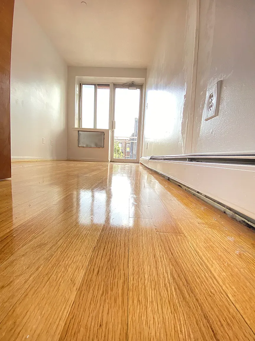 10 Goodwin Place — Photo 2