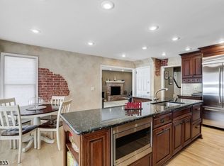 112 Manor Way, Pittstown, NJ 08867