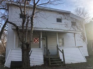 42 Barber St, Auburn, NY 13021