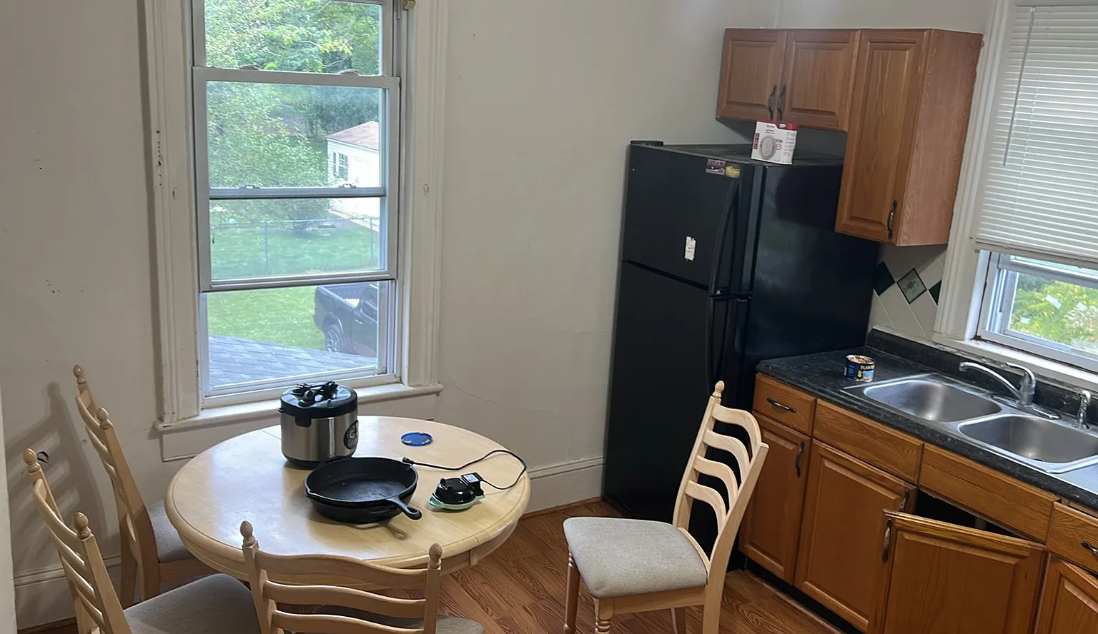 3 bed, 1800 sqft, $2,200 — Photo 2