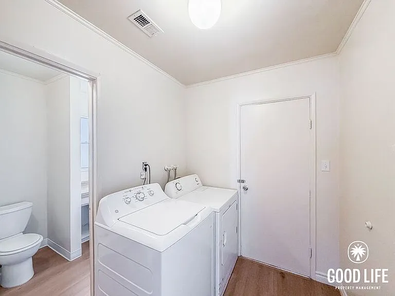 3895 King St — Photo 11