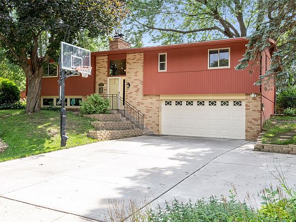 2nd image of 8005 Jonellen Ln N