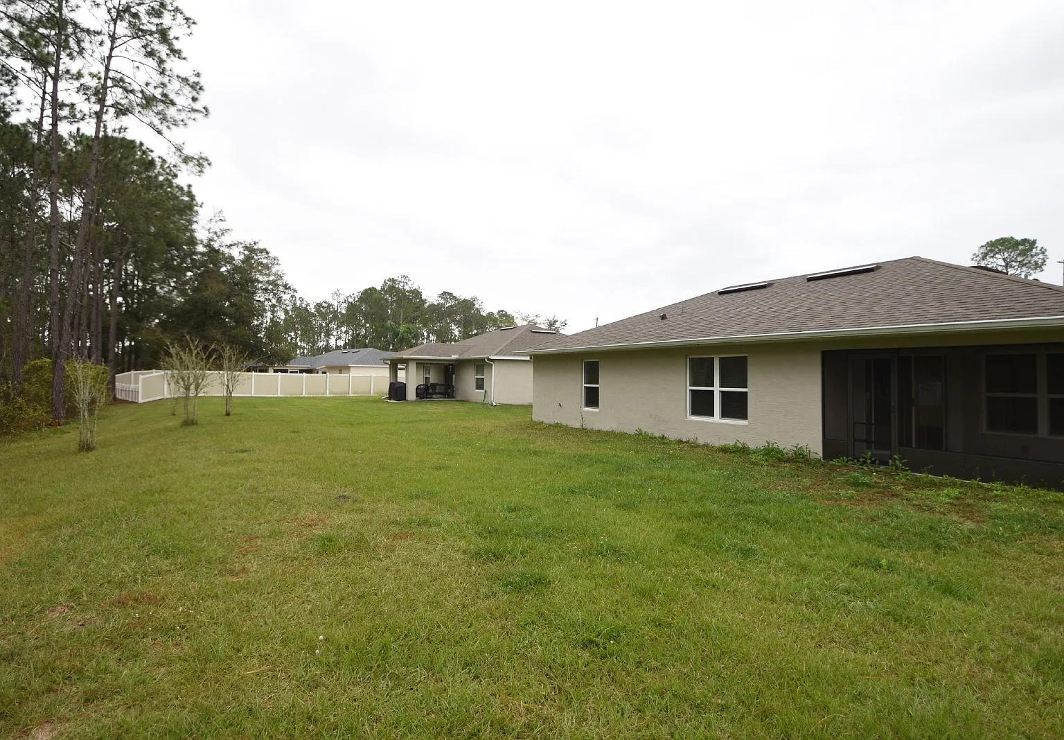3 bed, 2.0 bath, 1350 sqft, $1,950 — Photo 2