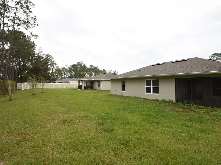 34 Renshaw Dr — Photo 2
