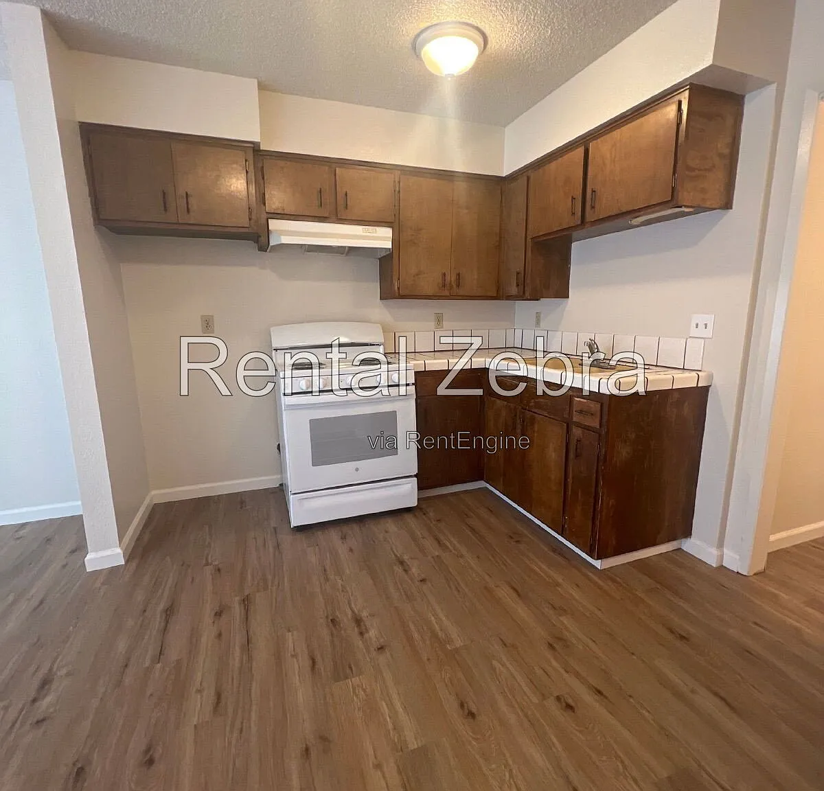 1 bed, 1.0 bath, 700 sqft, $839 — Photo 3