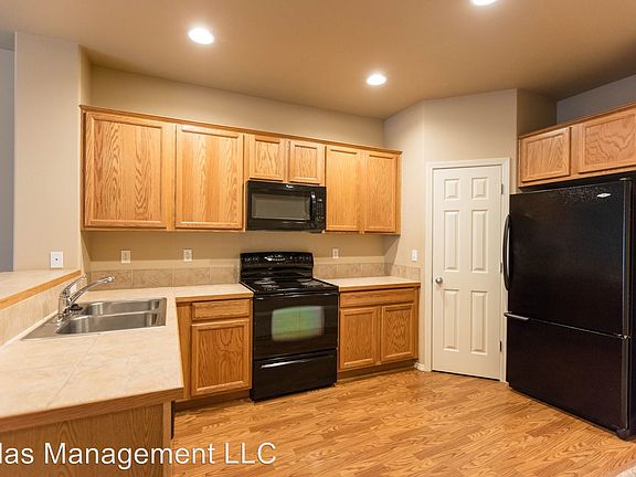 5th image of 1475 NE Lockheart Ln