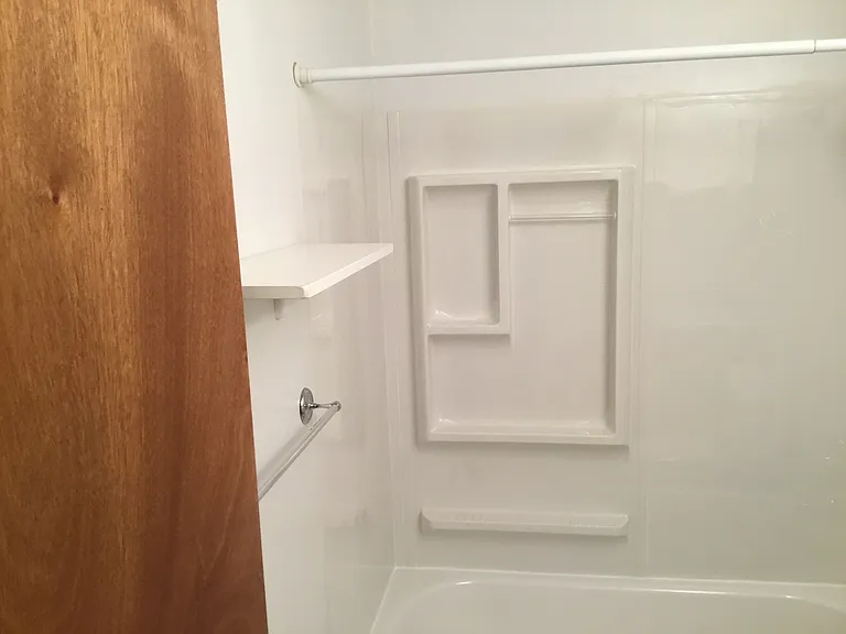 1006 Broadway St — Photo 11