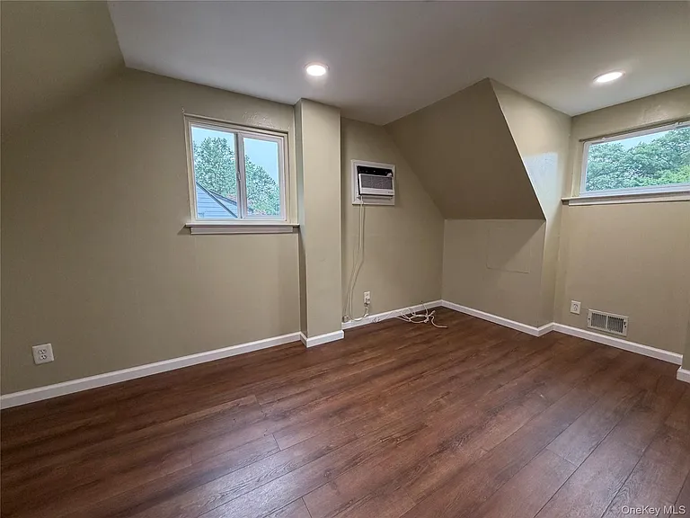 196 Sterling St — Photo 15