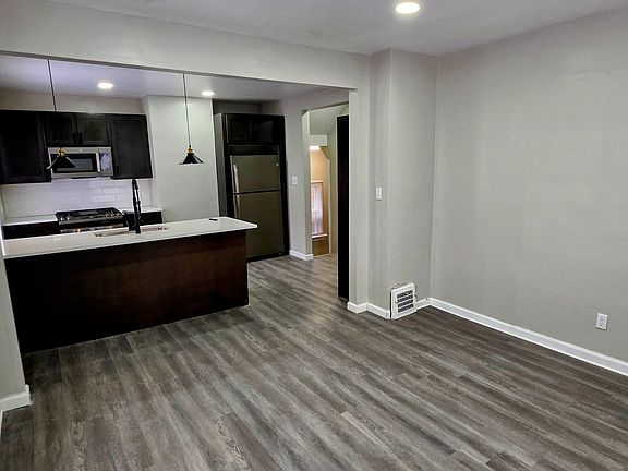 2nd image of 2158 Murray Hill Rd #2