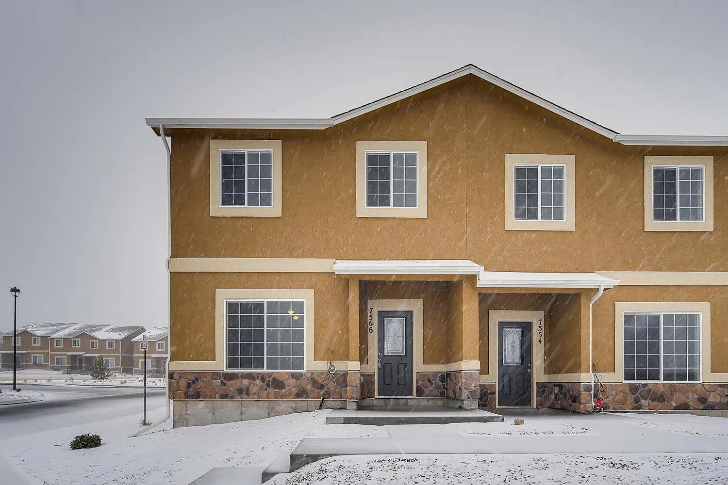 3 bed, 2.5 bath, 1606 sqft, $1,950 — Photo 4