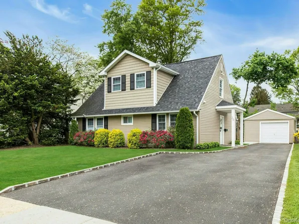 20 Robert Road, Glen Cove, NY 11542