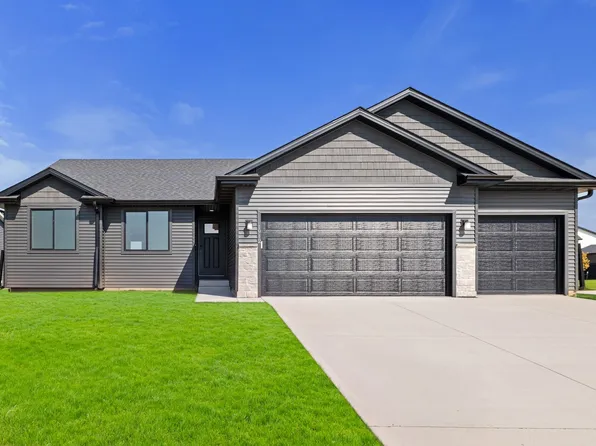 1912 E Clinton Pl, Indianola, IA 50125