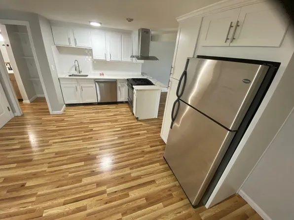 210 6th St #C, Leominster, MA 01453