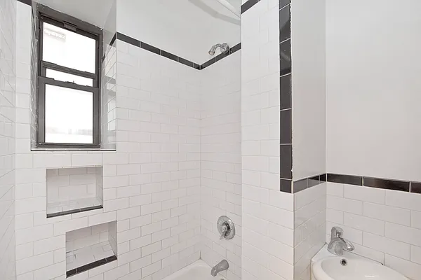 Rented by R New York | media 10