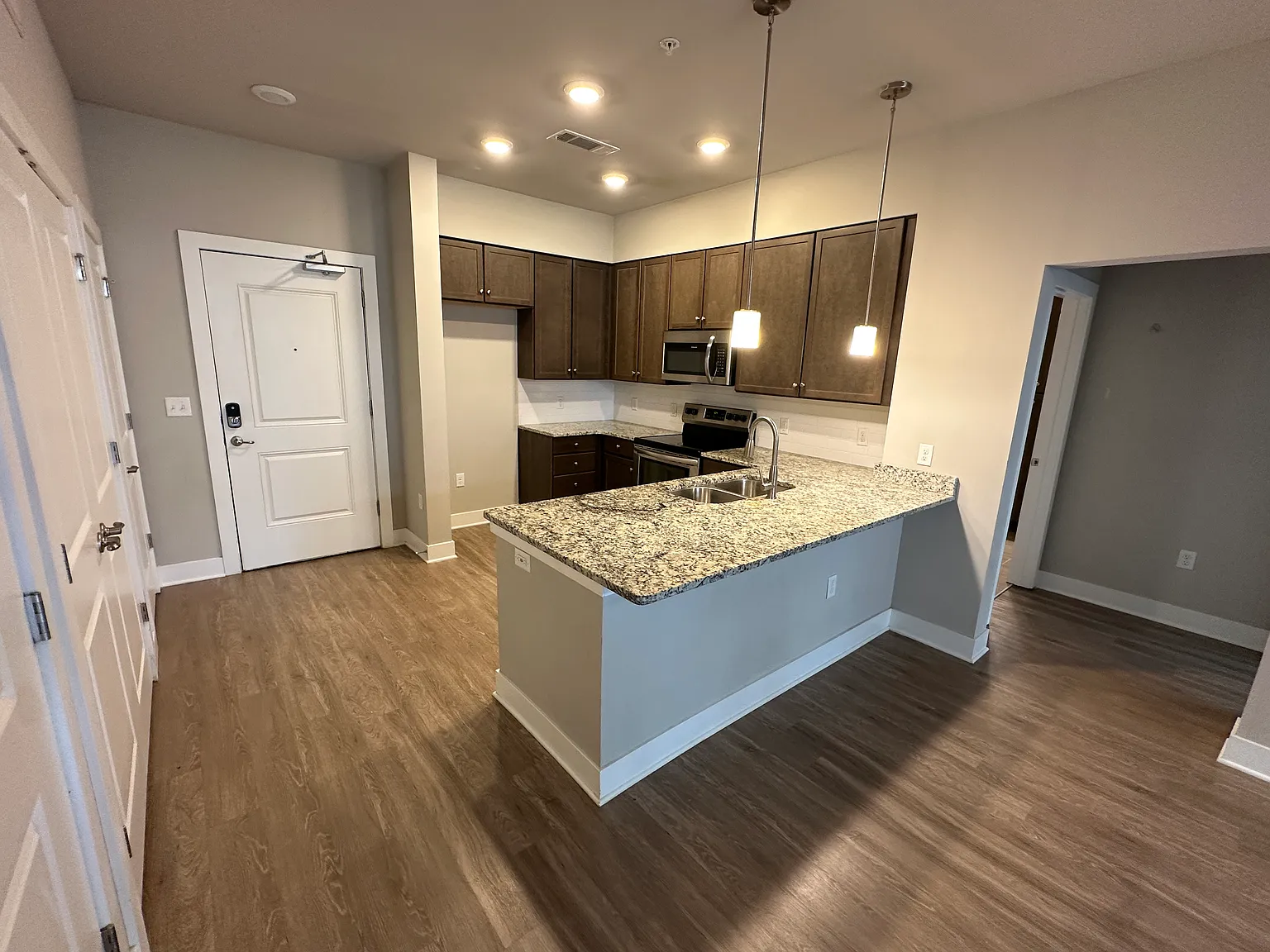 2 bed, 1261 sqft, $1,760 — Photo 3