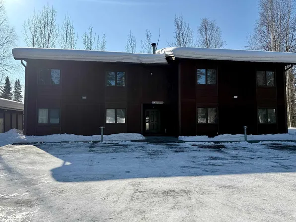 227 Woodridge St APT 27, Fairbanks, AK 99709