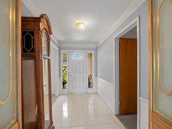 3rd image of 1102 Doral Ln