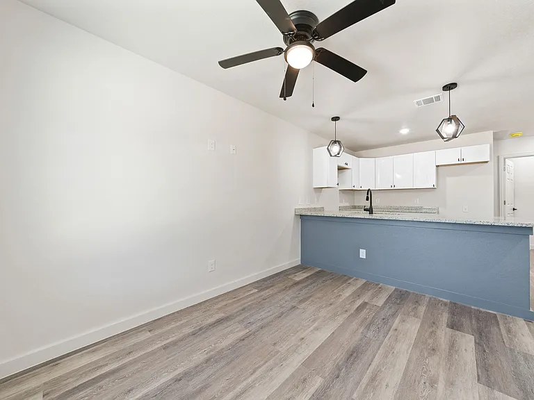 227 S Grimes St — Photo 12