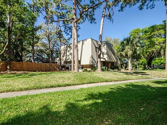 3rd image of 13332 Golfcrest Cres