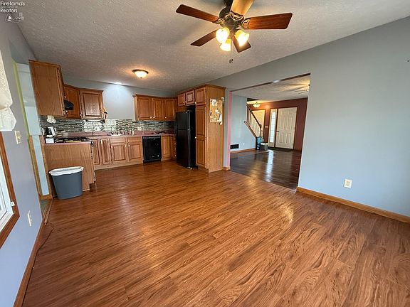 3rd image of 20 Katherine Way