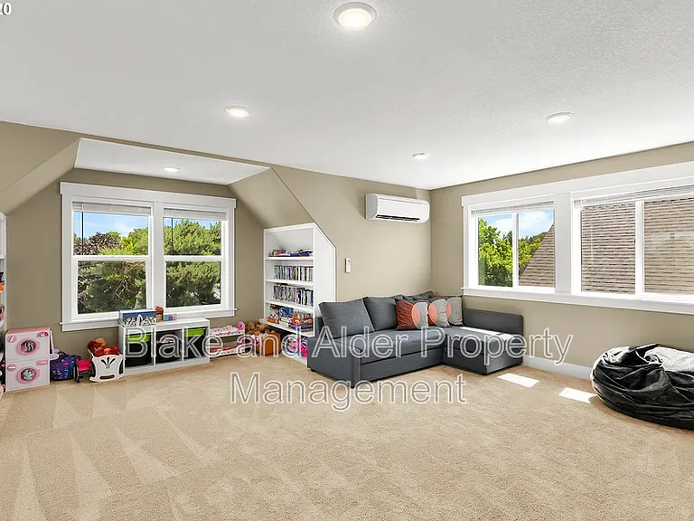 3938 NE 66th Ave — Photo 25